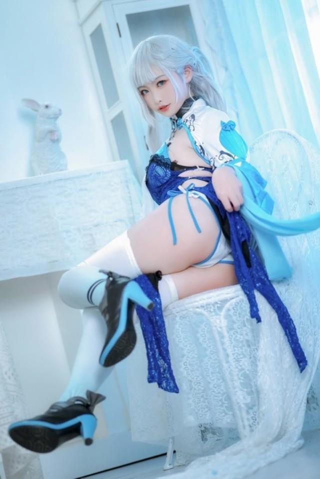 樱岛嗷 – NO.12 贝法尔斯特旗袍 [15P-144MB]