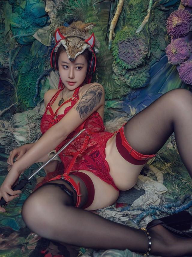 奈汐酱nice – NO.096 猎狼女 [47P1V-993MB]